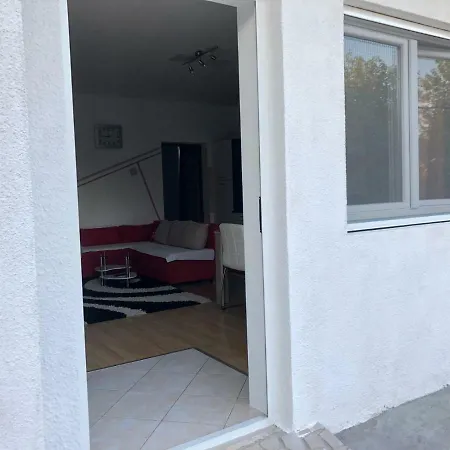 Leon, Near Makarska Apartman Imotski